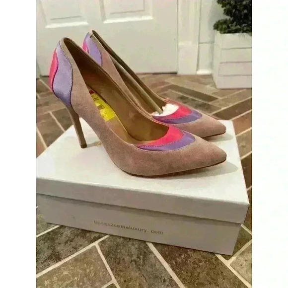 Things II Come Pink Suede Junna Heels size 6.5 NWB - Picture 1 of 6